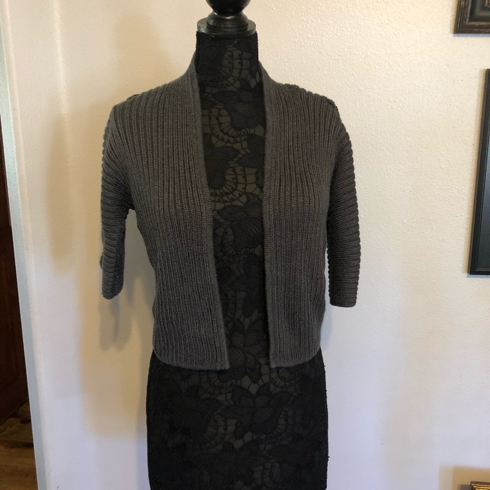 Worthington gray crop short sleeve sweater shrug